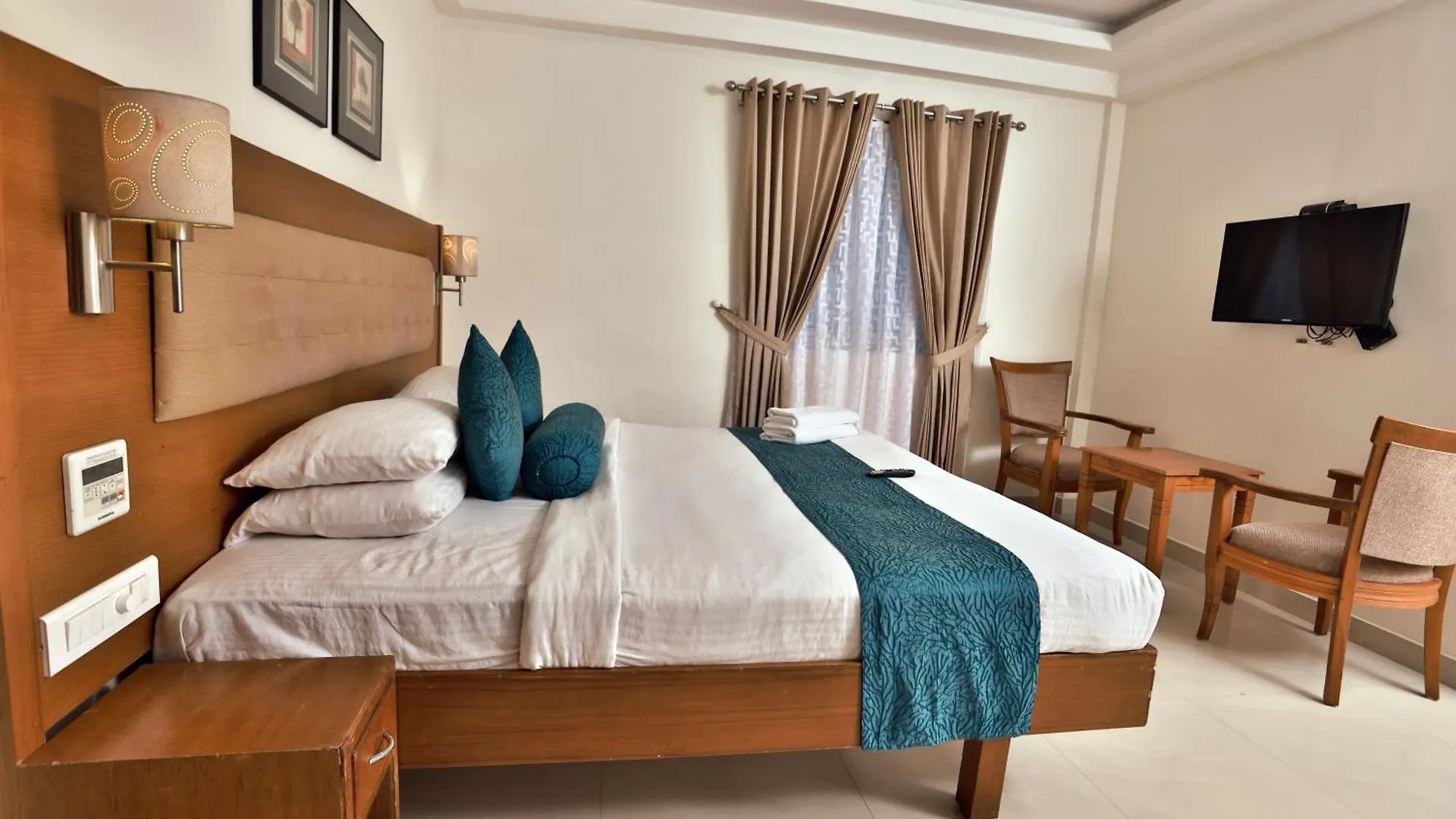 Vishnu Inn Гуруваюр